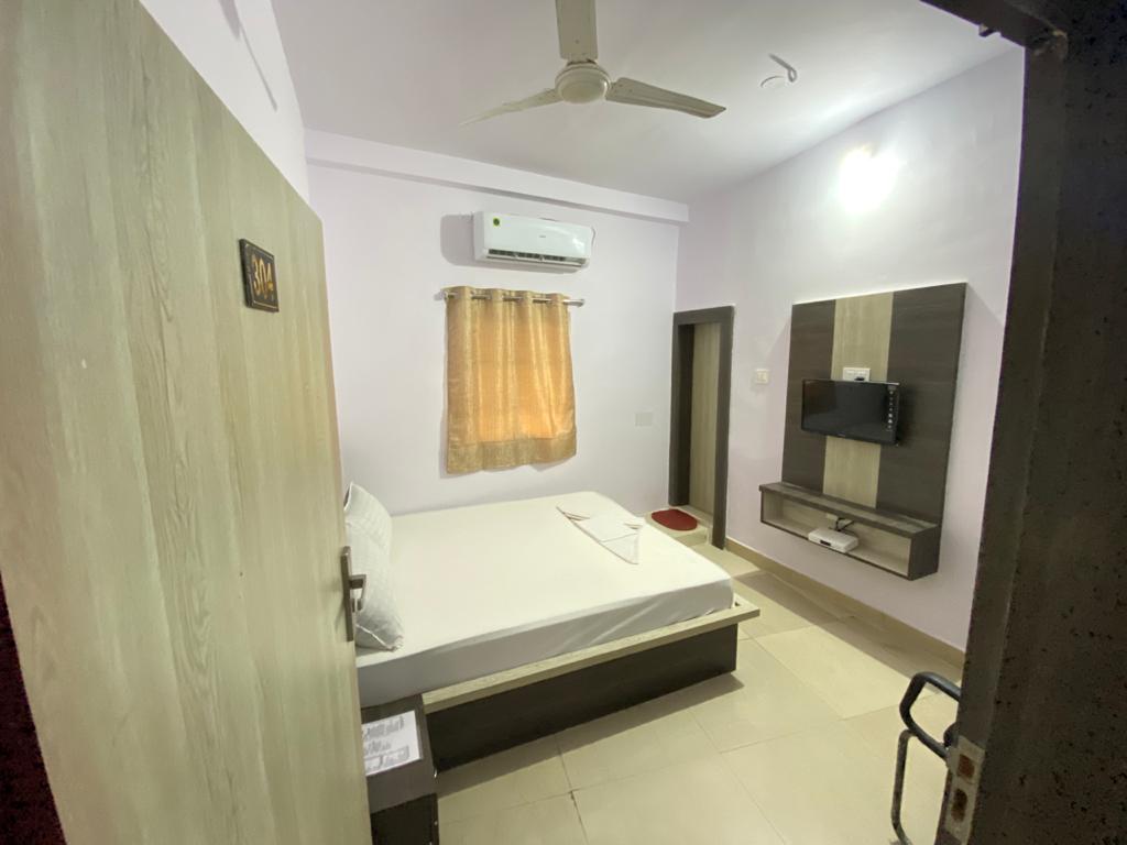 Hotel Tuk Tuk Palace